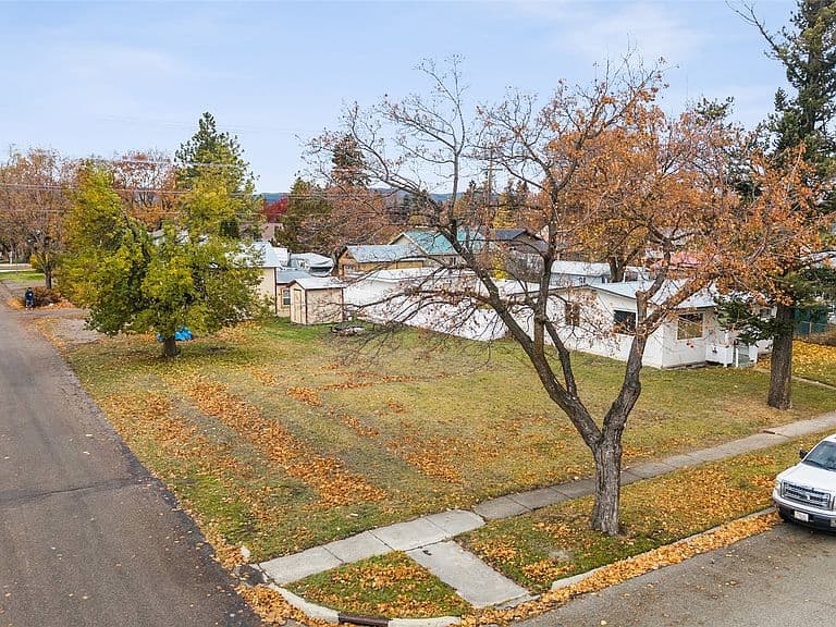 446 7th Ave W photo 3