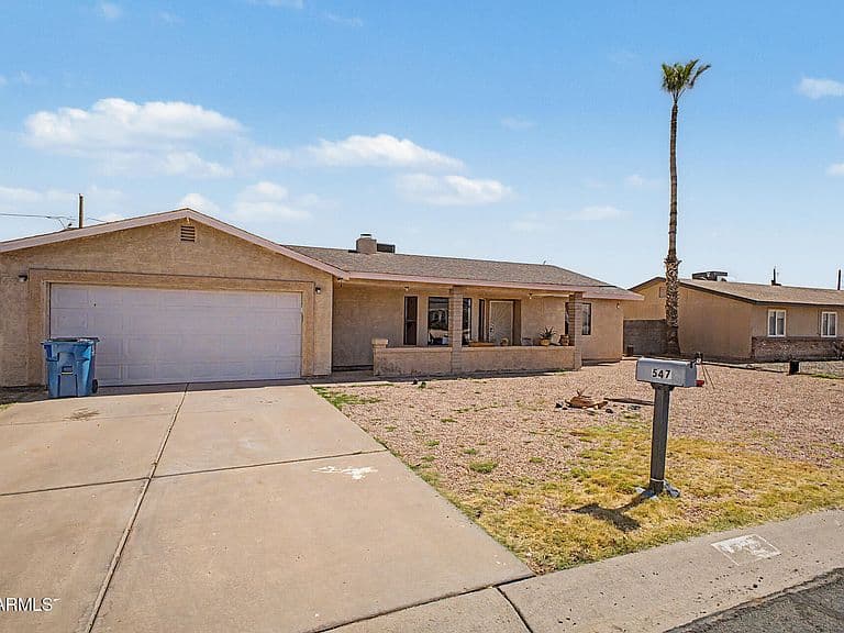 547 E QUAIL Avenue photo 1
