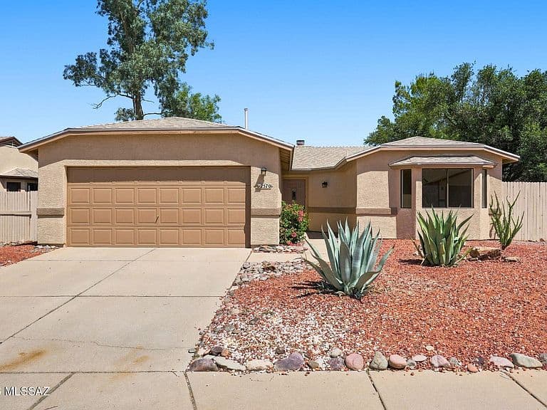2570 W Sunset Rd photo 1