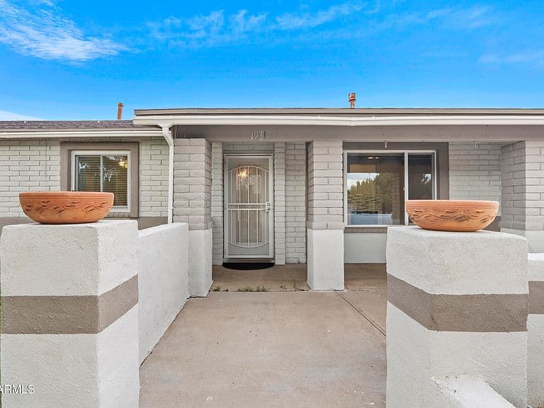 1931 E CRISTINA Avenue photo 5