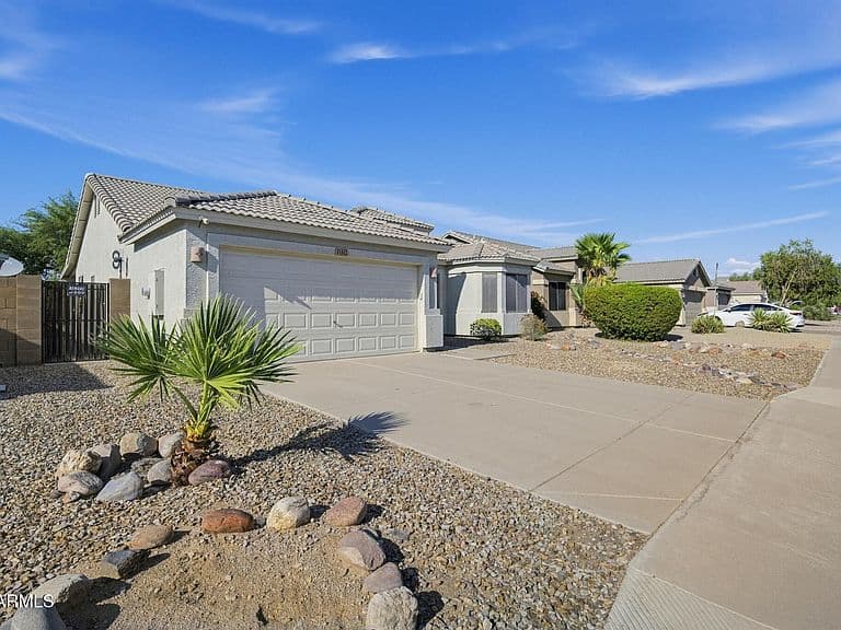 11312 E COVINA Street photo 2