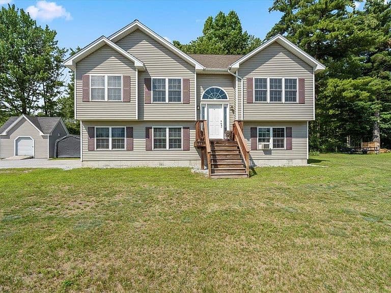 123 Meadow Lane photo 1