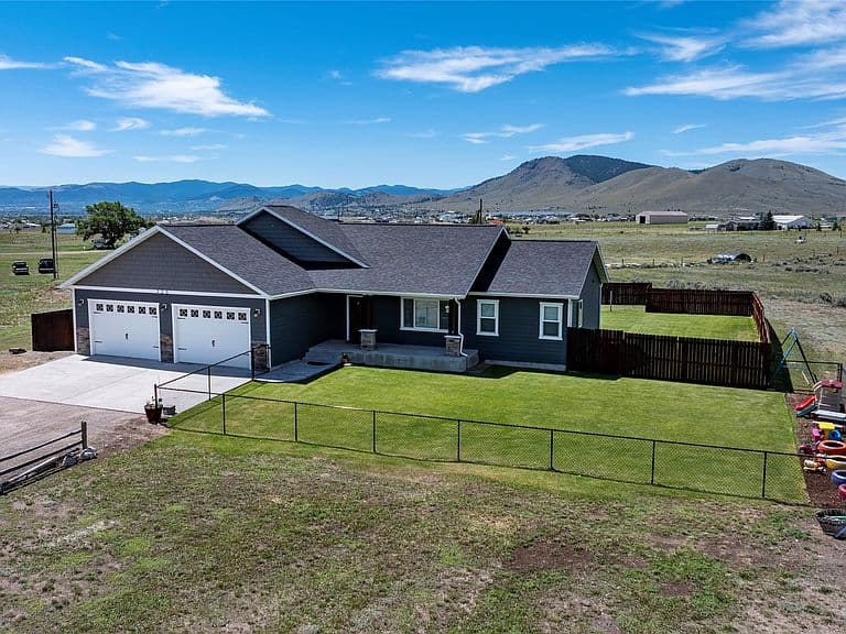 325 Darwin Rd photo 1