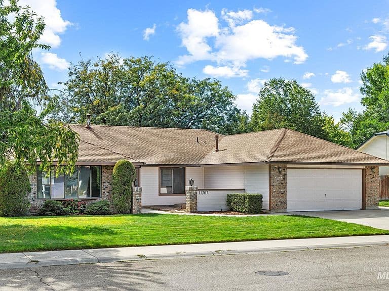 11207 W Bridgetower Dr photo 2
