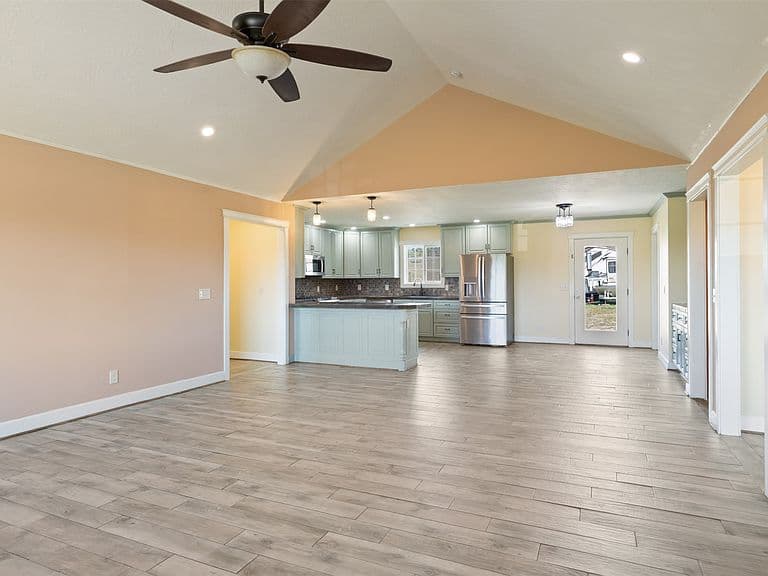 5671 Fairview Ln photo 4