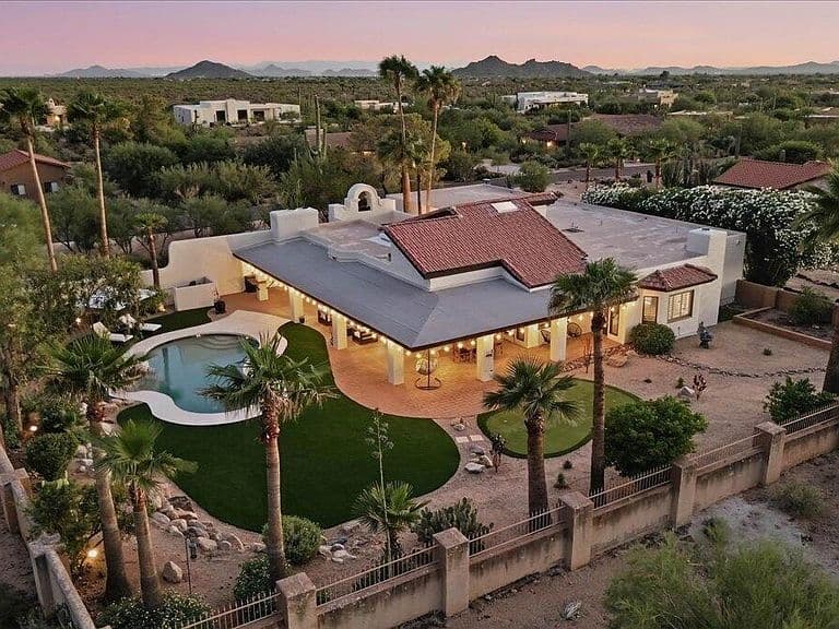 8956 E VENUS Drive photo 5