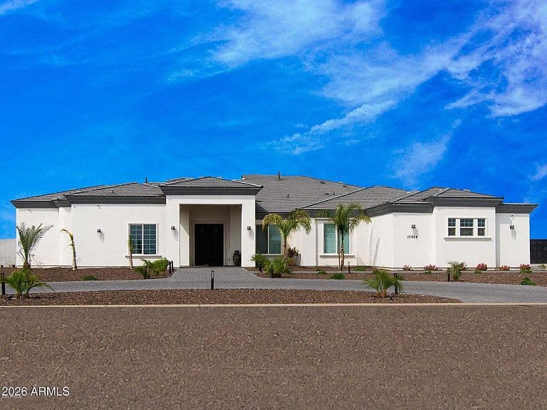 15904 W CINNABAR Court photo 2