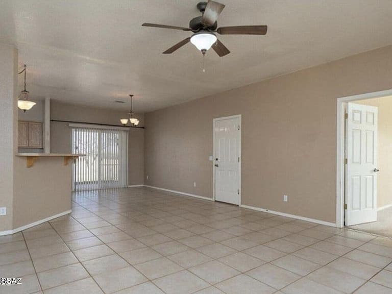 10193 E Windtalker Rd photo 2