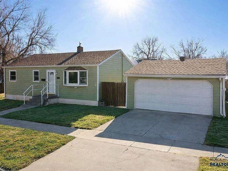 1801 Albany Ave photo 1