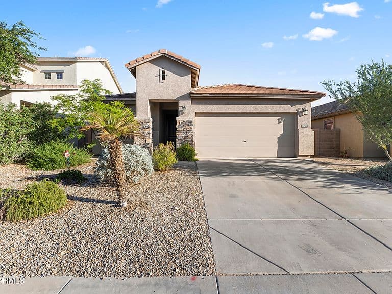 17950 W Mission Ln photo 2