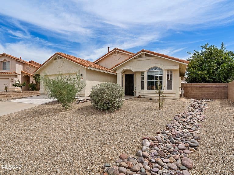 2941 W Corte Olivia photo 2
