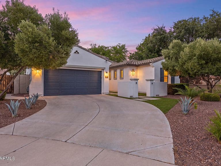 14874 W LUNA Circle photo 1