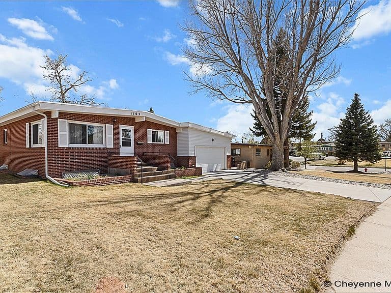1103 Rosebud Rd photo 2