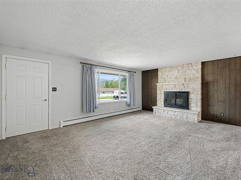 423 Linden St photo 5