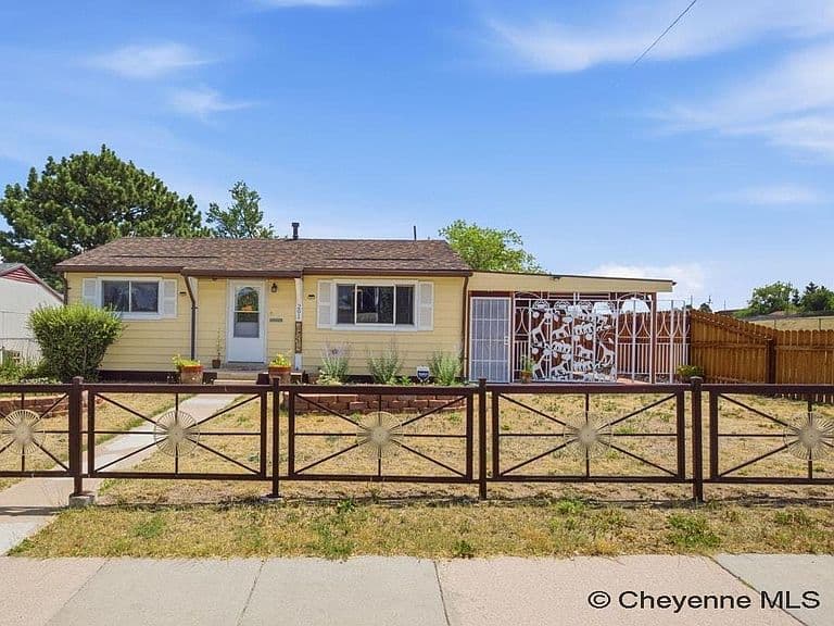 201 Stinson Ave photo 1