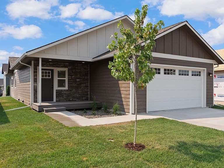 520 Eagle Valley Dr photo 2