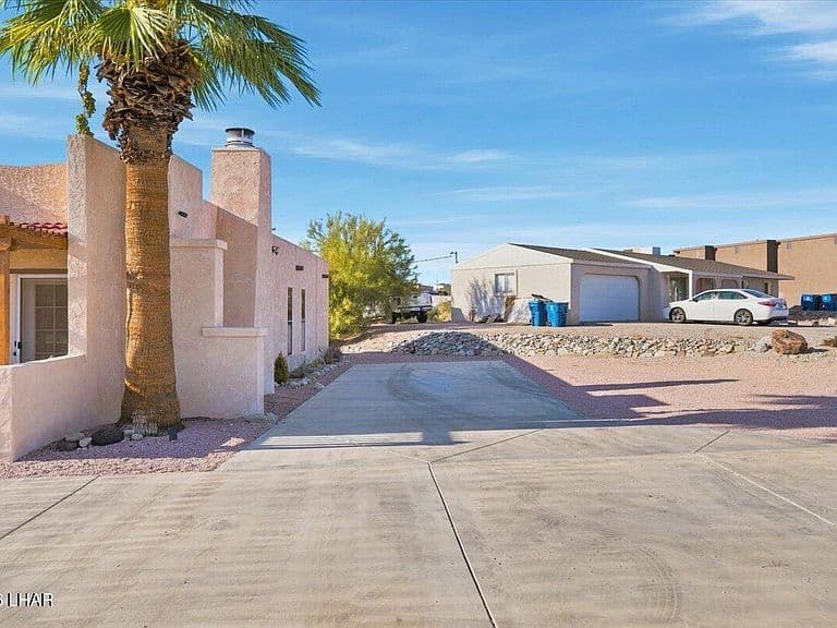 1918 Rainbow Ave S photo 5