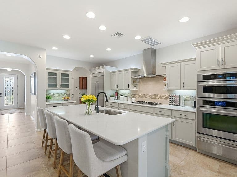 504 E Vesper Trl photo 5