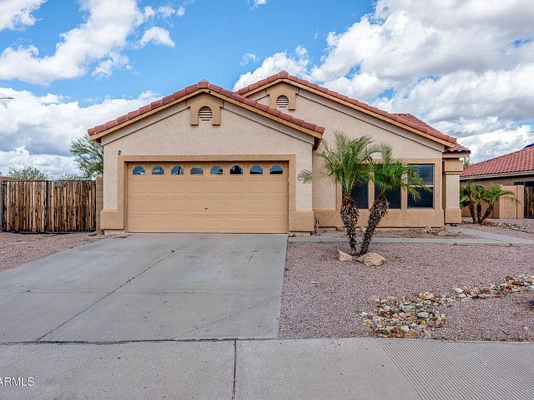 10548 E Bramble Ave photo 1