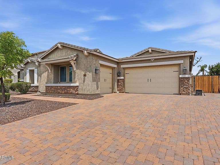 9358 W FOOTHILL Drive photo 5