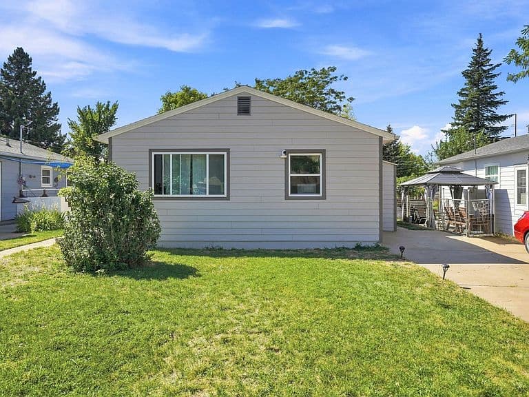 1829 Baldwin St photo 1