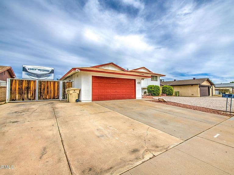 15613 N 57TH Drive photo 4