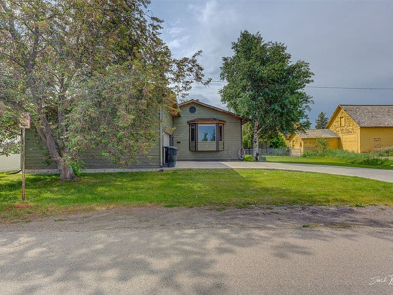 620 Higgins Ave photo 3