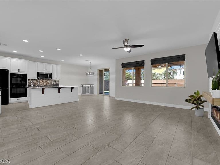 4982 Mountain Pepper Dr photo 4