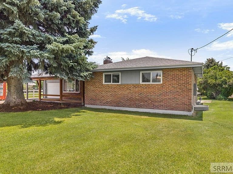 5444 E Rockwood Ave photo 2