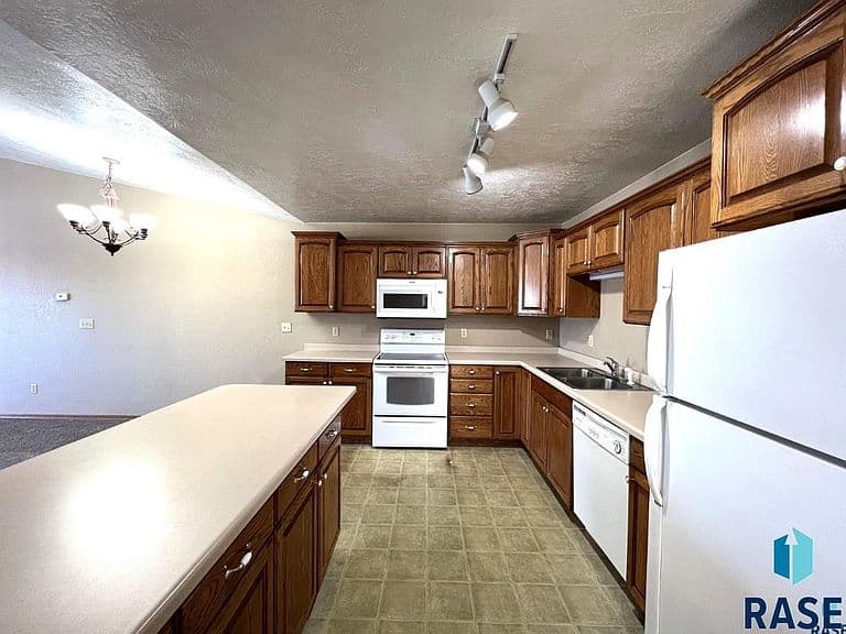 3100 E Bragstad Dr photo 3