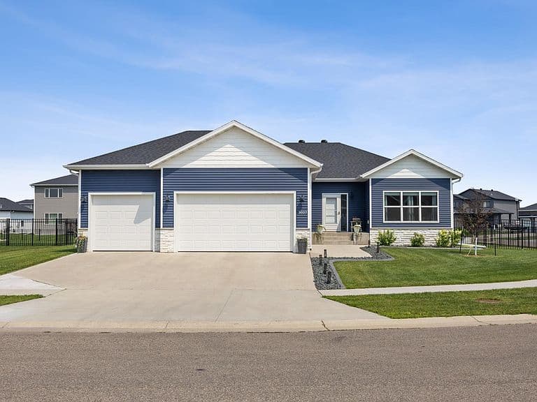3037 Prairie Farms Cir S photo 1