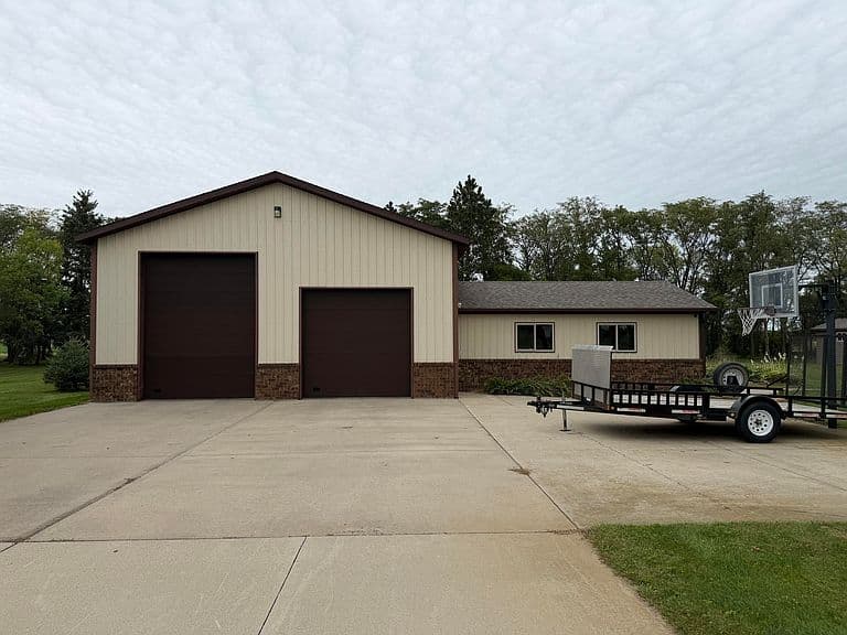 925 Parkside Dr SW photo 2