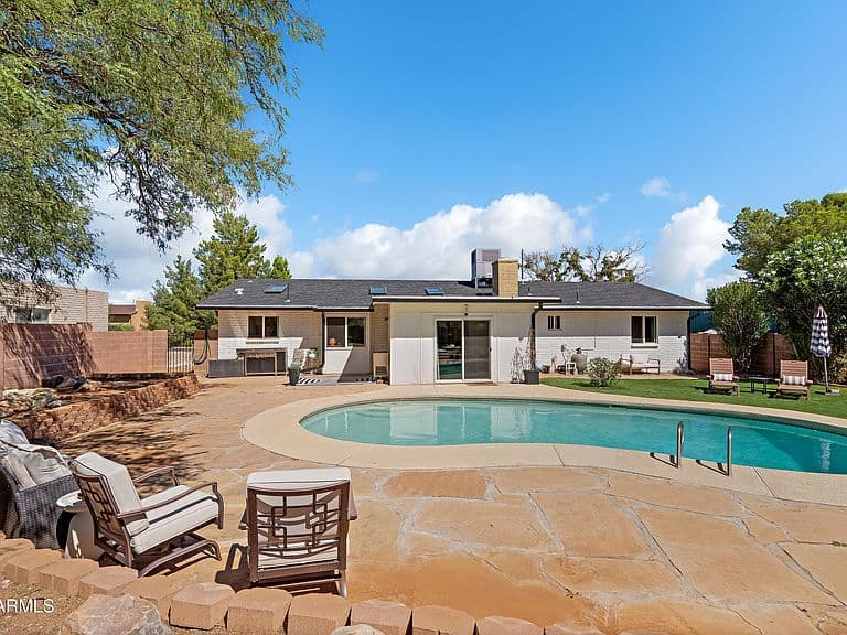 3008 OAK HILL Street photo 3