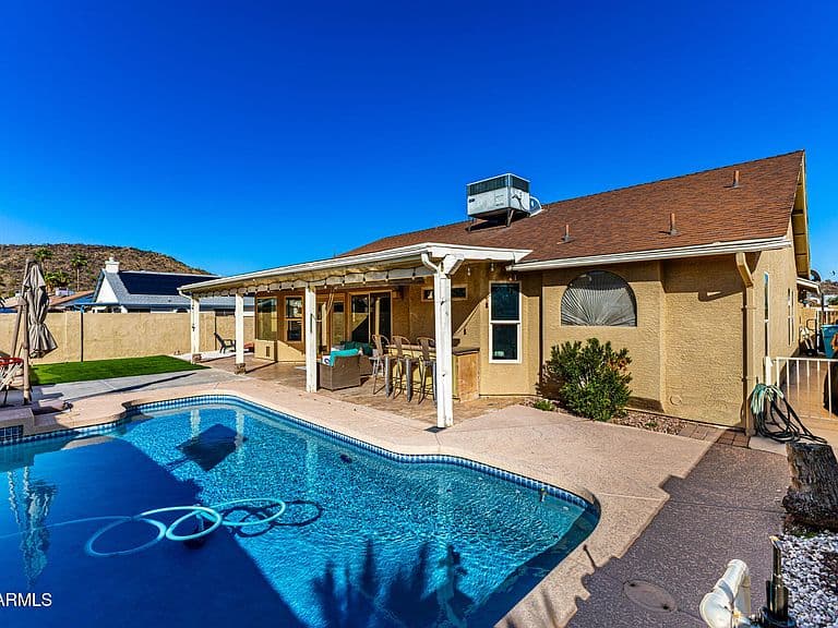 19808 N 44th Dr photo 2