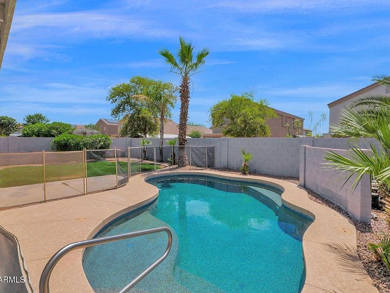 42825 W KRISTAL Lane photo 3