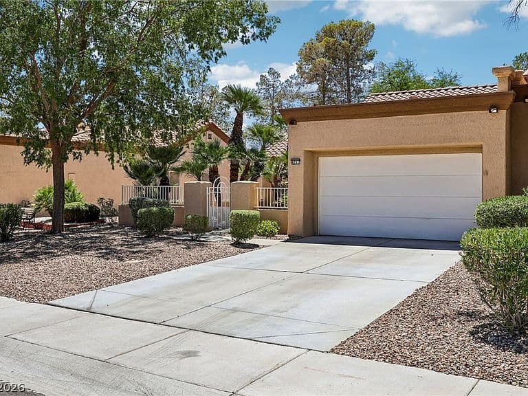 8701 Prairie Hill Dr photo 3