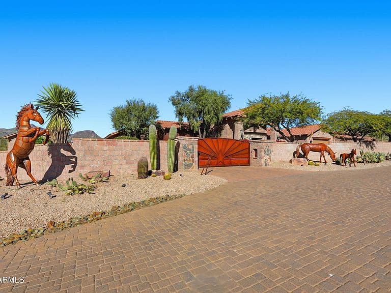 42531 N SPUR CROSS Road photo 2
