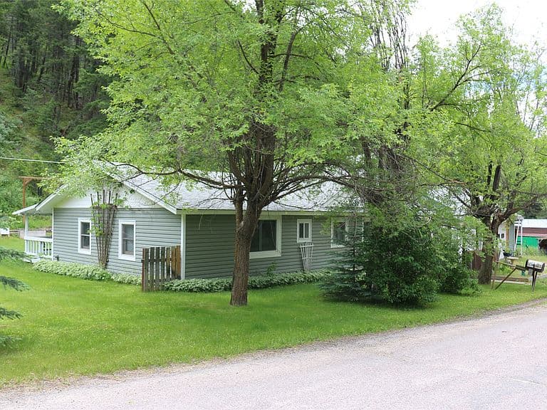 6350 Pine Cone Dr photo 2
