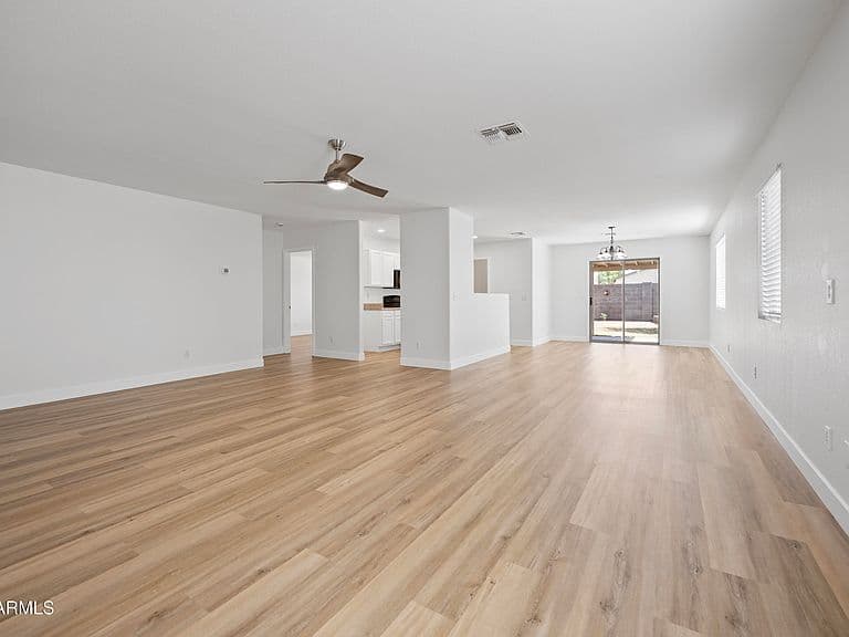 1055 E DESERT MOON Trail photo 3