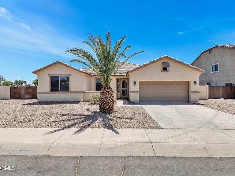 2951 E LINDRICK Drive photo 1