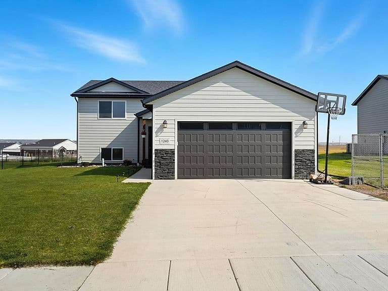 1240 Kenai Dr photo 3