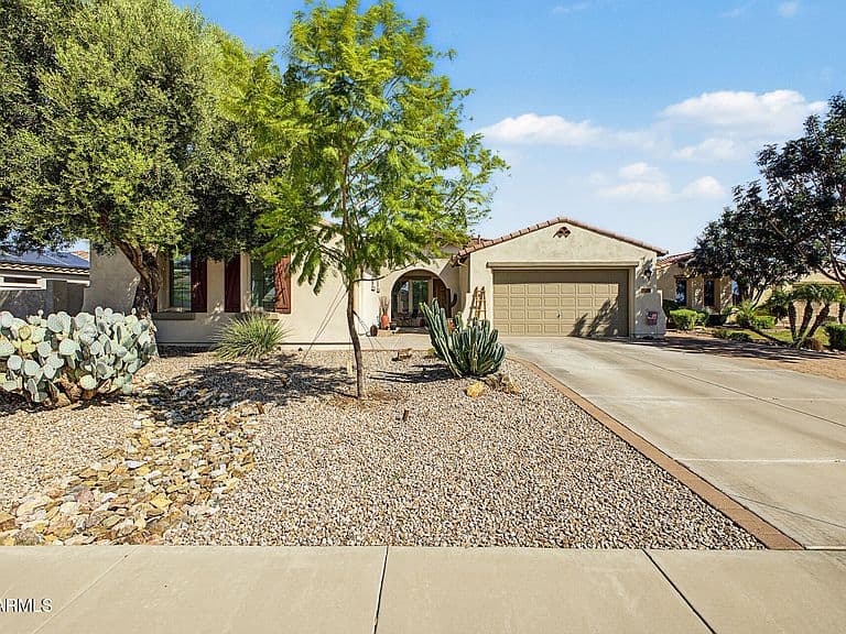4037 E CLUBVIEW Drive photo 1