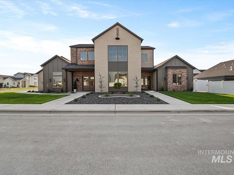 661 Full Moon Way photo 1