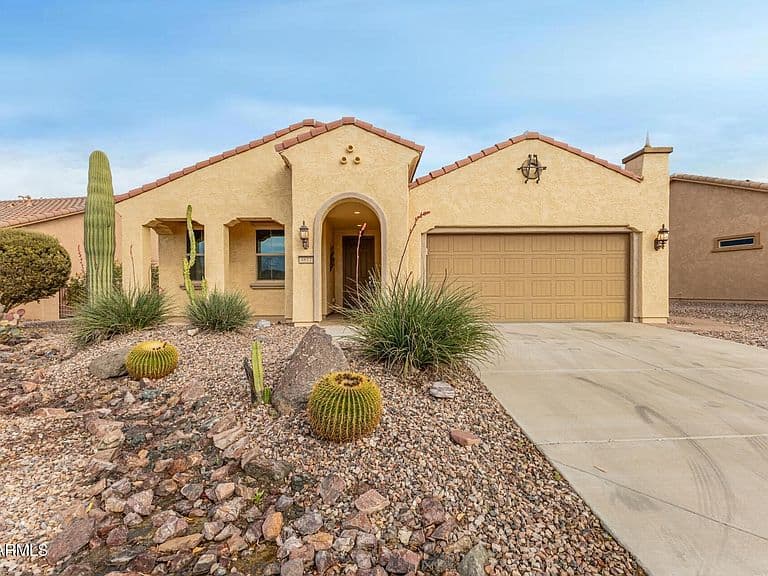 3877 N SMITHSONIAN Drive photo 2
