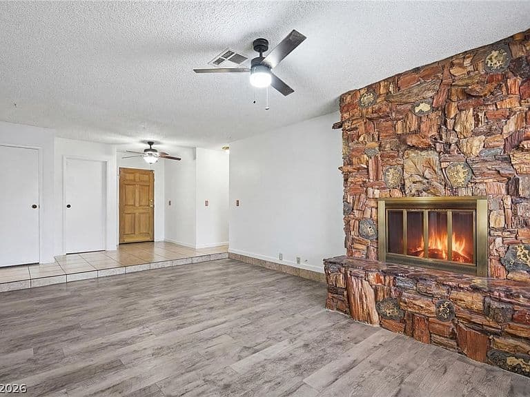 6067 Yorkshire Dr photo 5