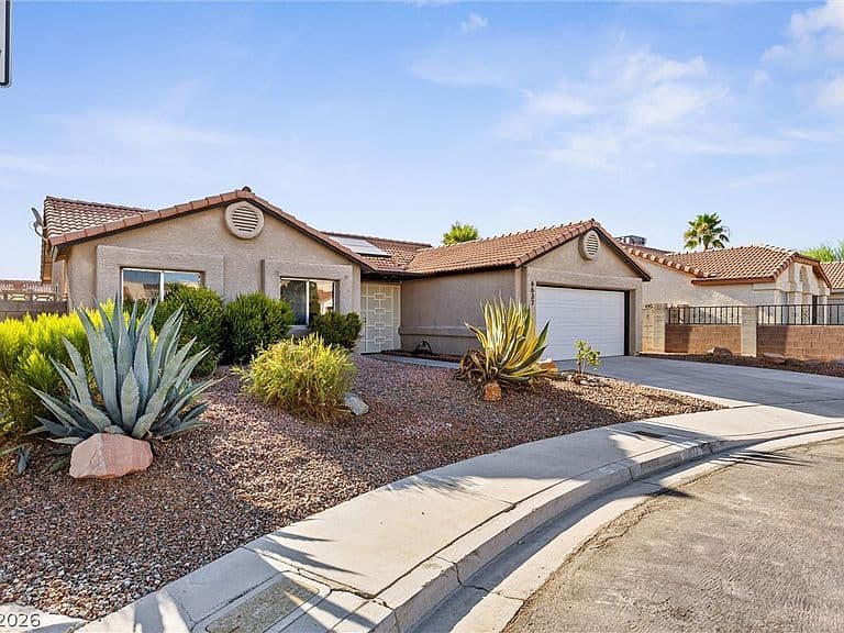 6637 Coastal Breeze Ct photo 3