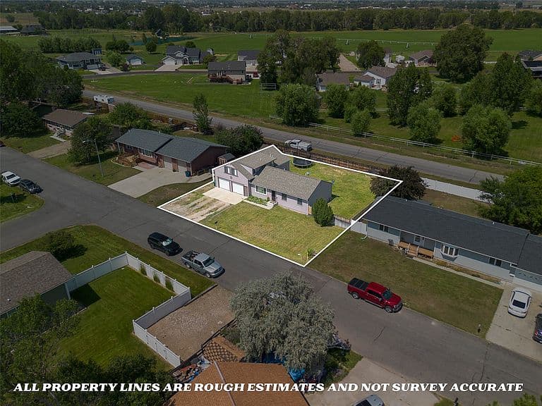 1698 Kelly Rd photo 3