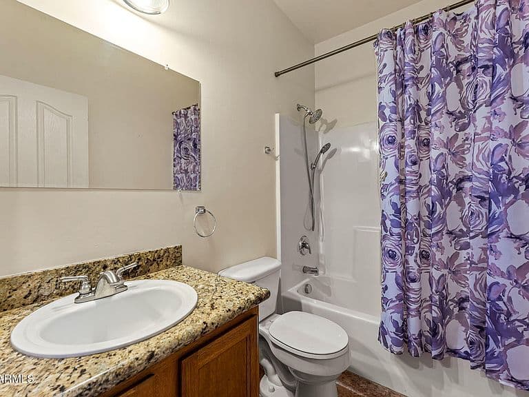 450 GUSKIN Road photo 3