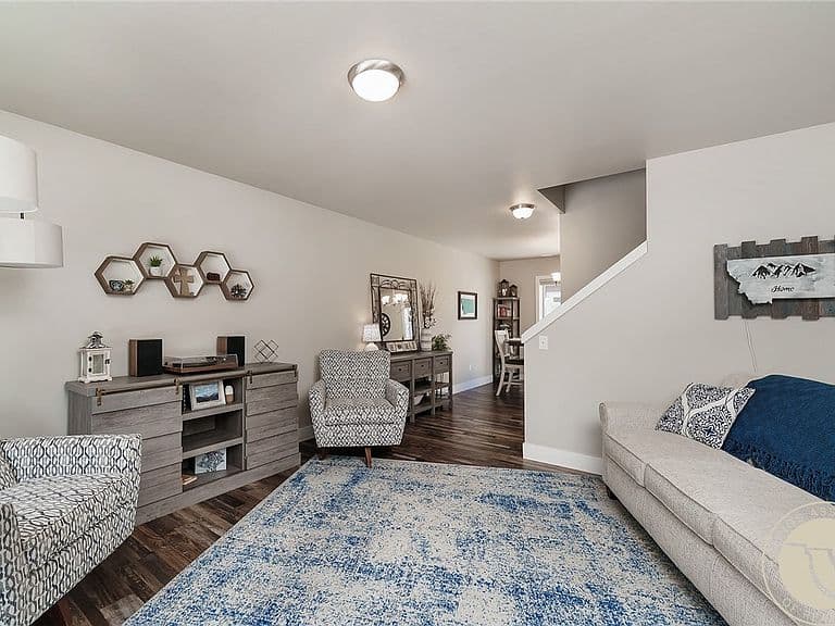 912 Midway Ln #1 photo 2