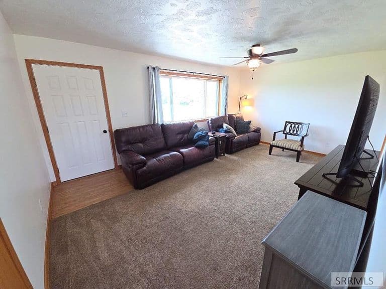 1518 N 790 E photo 3